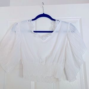 Sheer flutter sleeve